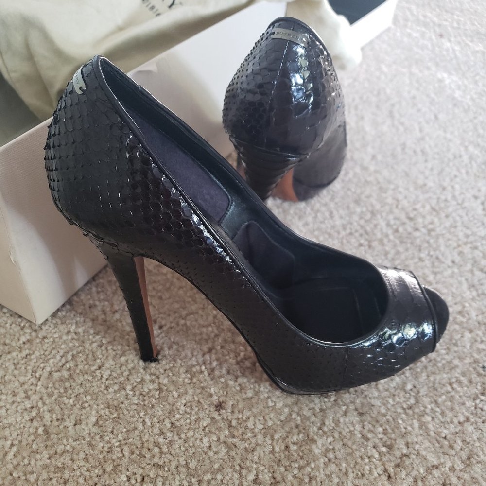Burberry Heels - Brand NEW- - Picture 2 of 10